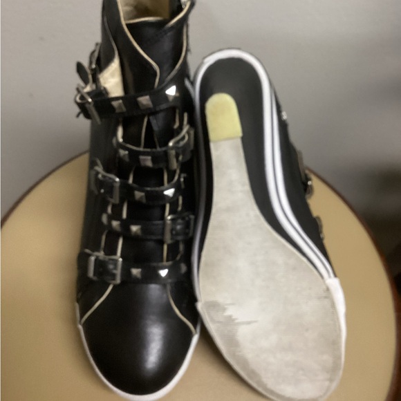 UES Wedge Heel Booties - Picture 5 of 9